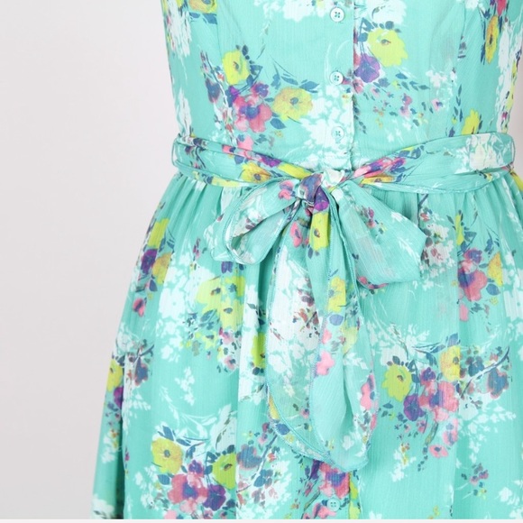 LC Lauren Conrad | Floral Chiffon Dress - Picture 7 of 8
